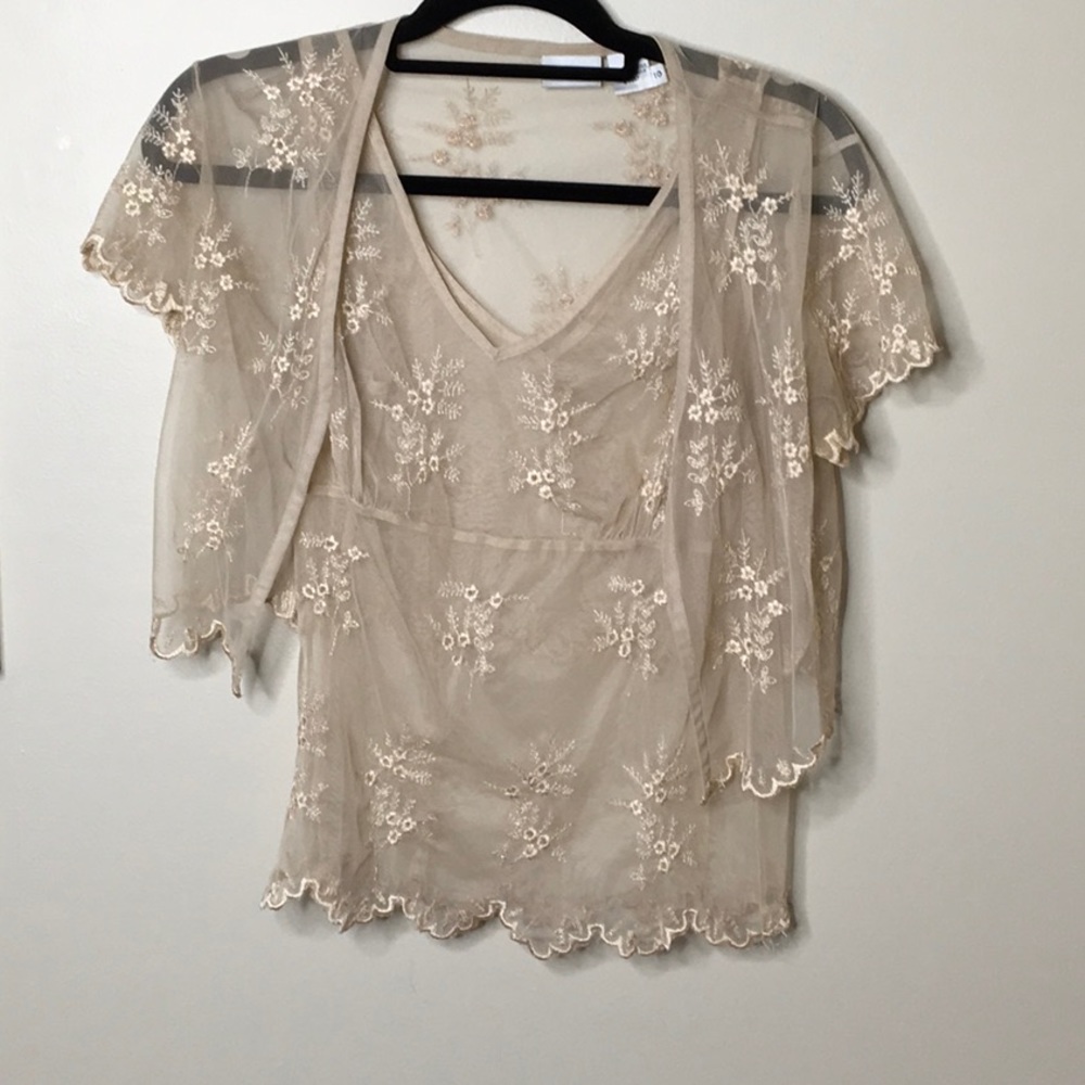 Women's shirt and shawl